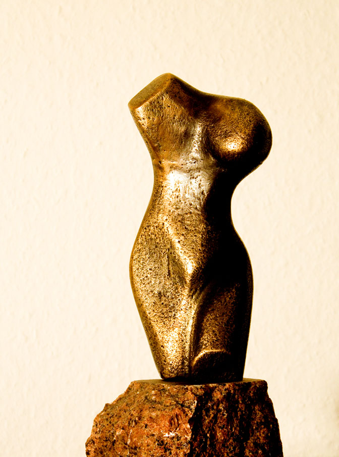 Muse, 2005
      Bronze 

